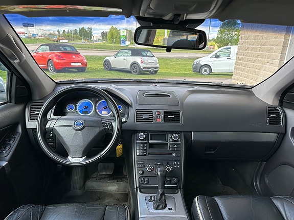 Volvo XC90 5 of 21