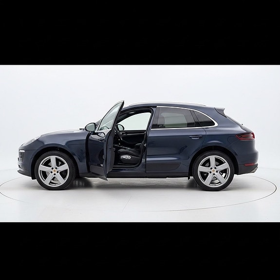 Porsche Macan S 8 of 9
