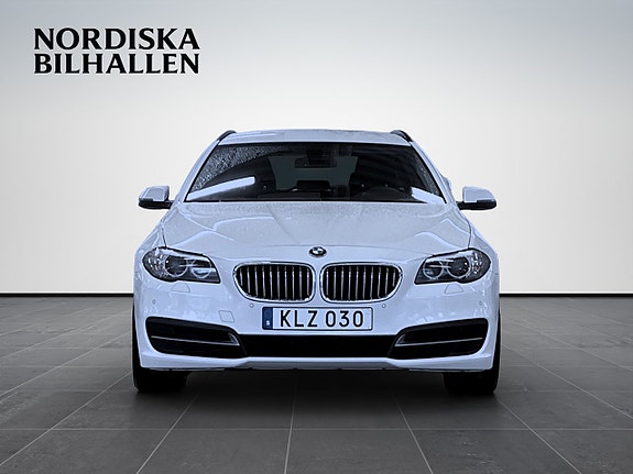 BMW 520d 2 of 5