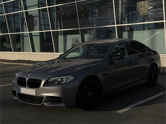 BMW 530d 2 of 5