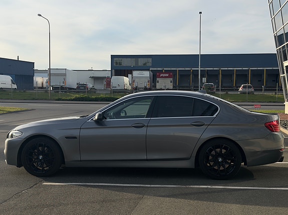 BMW 530d 3 of 5