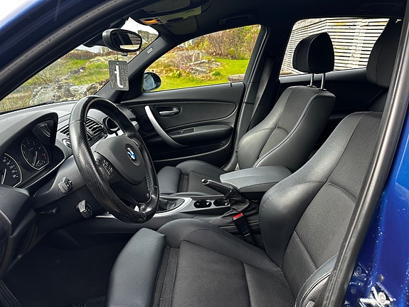 BMW 120i 4 of 5