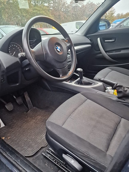 BMW 116i 2 of 5