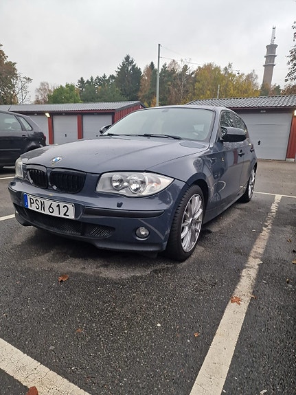 BMW 116i 3 of 5