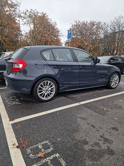 BMW 116i 4 of 5