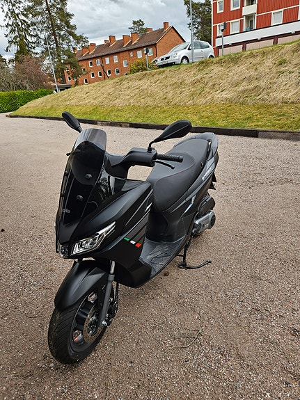 Aprilia SXR50 3 of 4