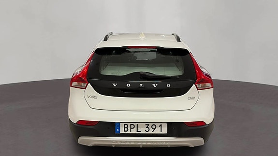 Volvo V40 Cross Country 7 of 17