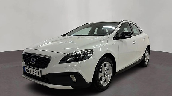Volvo V40 Cross Country 11 of 17