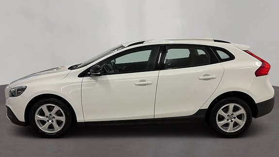 Volvo V40 Cross Country 10 of 17