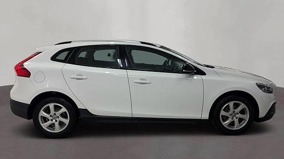 Volvo V40 Cross Country 5 of 5