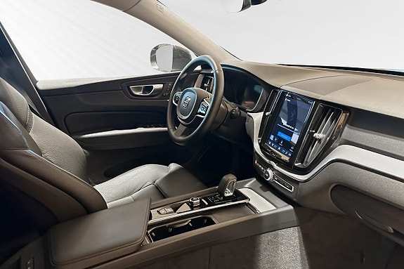 Volvo XC60 10 of 16