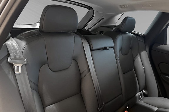 Volvo XC60 11 of 16
