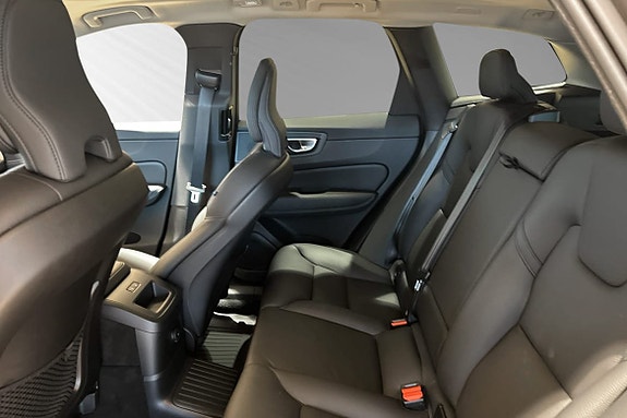 Volvo XC60 8 of 16
