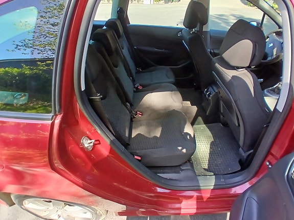 Peugeot 308 SW 6 of 7