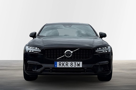 Volvo S90 2 of 5