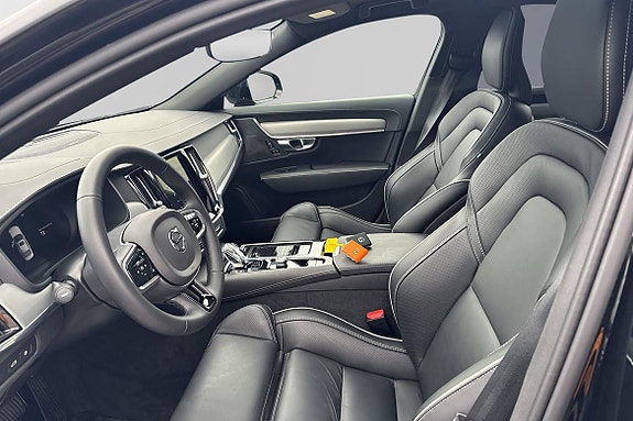 Volvo S90 4 of 5