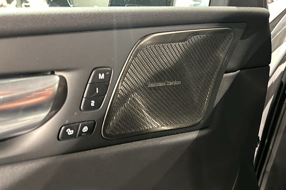 Volvo XC60 14 of 17