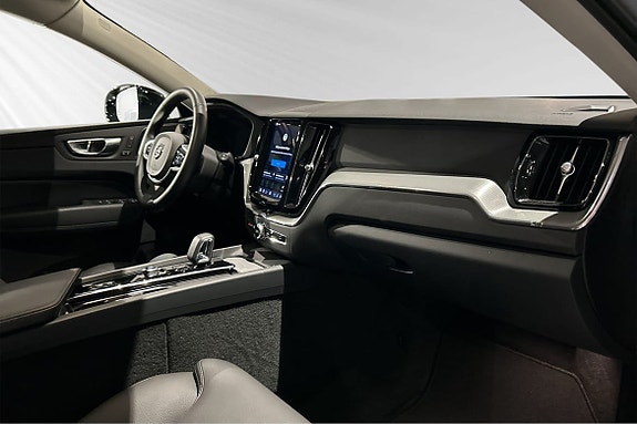 Volvo XC60 10 of 17