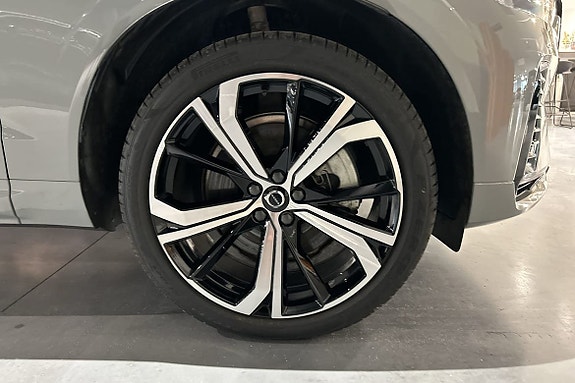 Volvo XC60 12 of 17