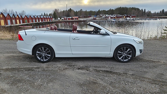 Volvo C70 3 of 5