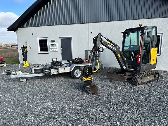 Volvo EC18E inkl släp och tillbehör