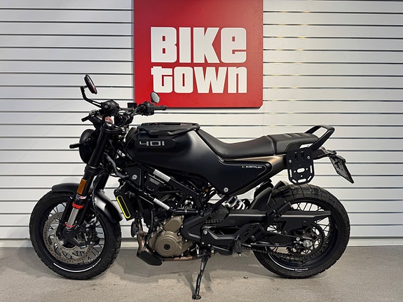 Husqvarna Svartpilen 401 Akrapovic 3 of 7