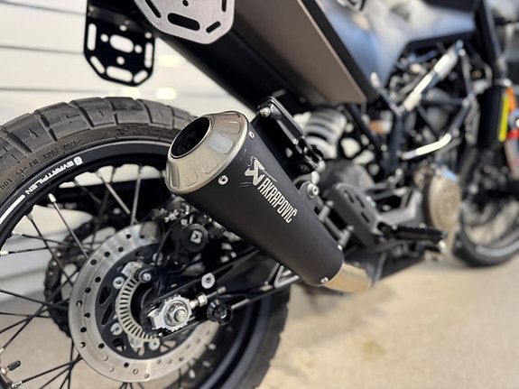 Husqvarna Svartpilen 401 Akrapovic 5 of 7
