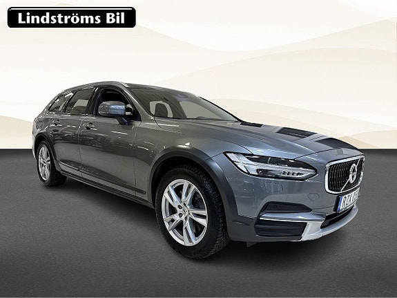 Volvo V90 Cross Country 3 of 5