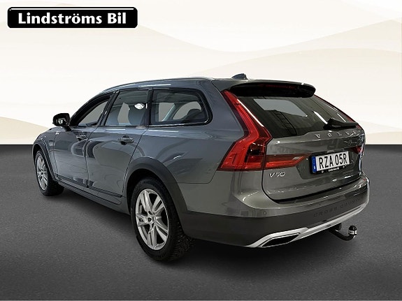 Volvo V90 Cross Country 4 of 5