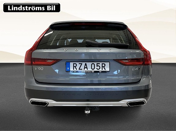 Volvo V90 Cross Country 7 of 18