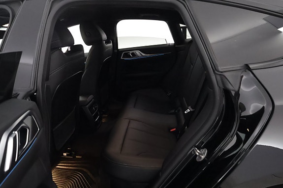 BMW i4 11 of 30