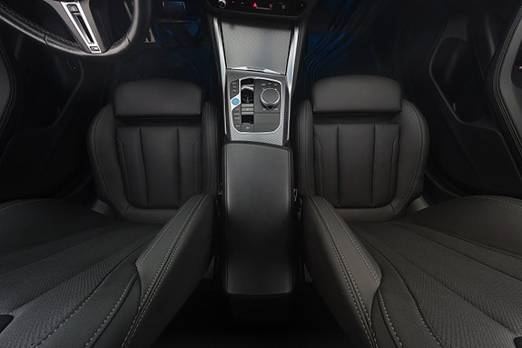 BMW i4 13 of 30