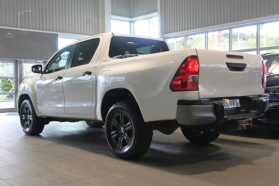 Toyota HiLux 3 of 21