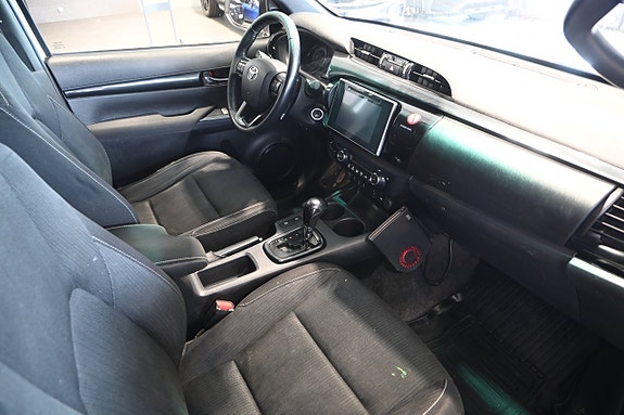 Toyota HiLux 10 of 21
