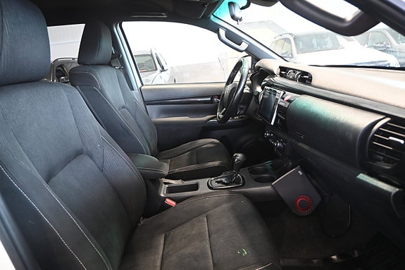 Toyota HiLux 11 of 21