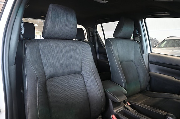 Toyota HiLux 12 of 21