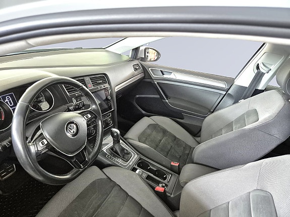 Volkswagen Golf Alltrack 8 of 15