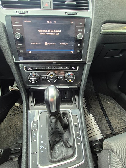 Volkswagen Golf Alltrack 14 of 15