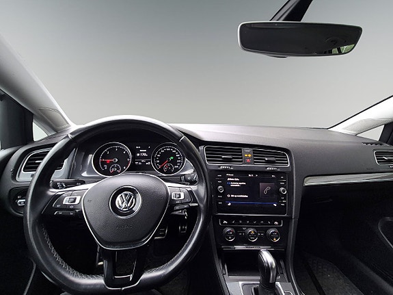 Volkswagen Golf Alltrack 9 of 15