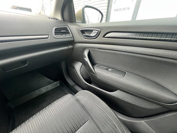 Renault Megane 26 of 26