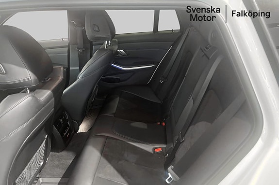 BMW 320 12 of 17