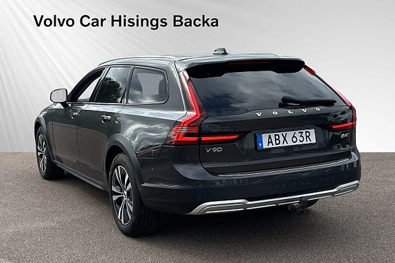 Volvo V90 Cross Country 4 of 5
