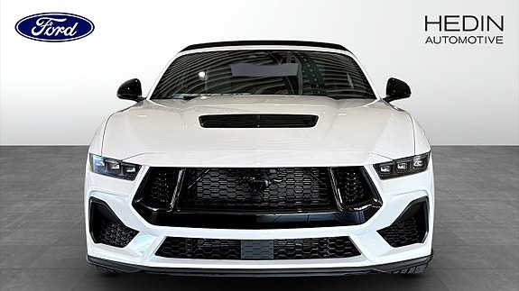 Ford Mustang 8 of 11