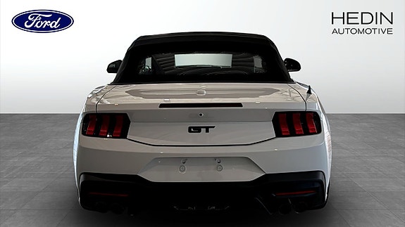 Ford Mustang 7 of 11