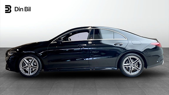 Mercedes-Benz CLA200 2 of 5