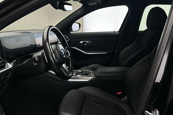 BMW 330e 10 of 25
