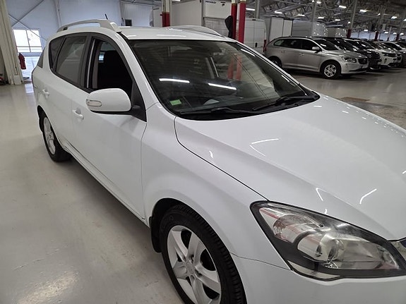 Kia Ceed 3 of 10