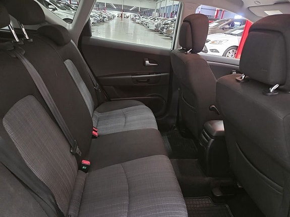 Kia Ceed 5 of 10
