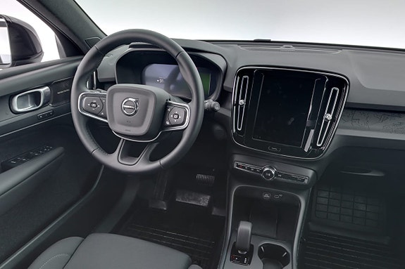 Volvo EX40 8 of 19