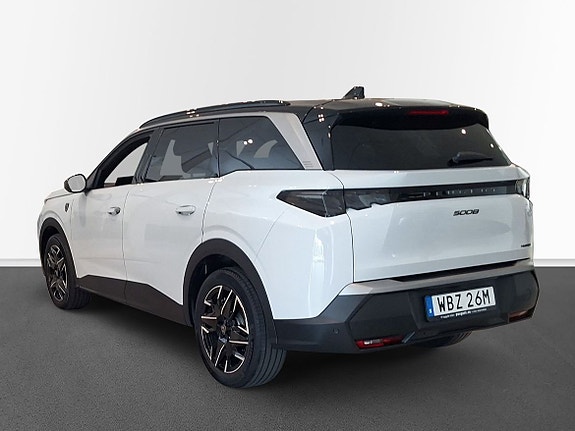 Peugeot 5008 2 of 5